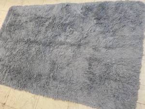 lot 85 image: 3 x 5ft Furry Grey Area Rug...