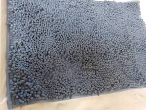 lot 88 image: Bath Rug 16 x 23...