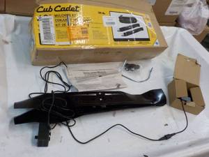 lot 208 image: Cub Cabet 42 Mulch Kit...