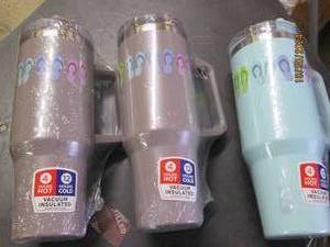 3 new 40 oz insulated cups with han...