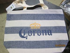 new corona 20 inch zippered beach b...