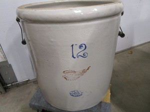 Red Wing #12 Bail Handle Crock