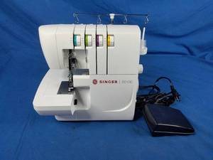 lot 104 image: White SINGER S0100 Serger Sewing Machine