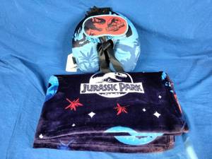 lot 116 image: 3-Piece Kids Character Travel Set, Jurassic Park