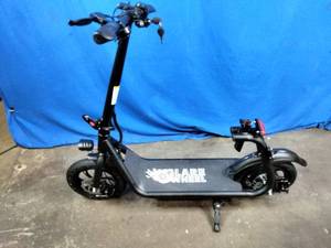 lot 133 image: New GlareWheel 15-MPH City Commuting 36V Electric Scooter
