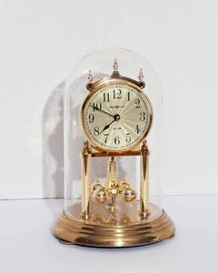lot 11 image: Vintage Howard Miller Clock