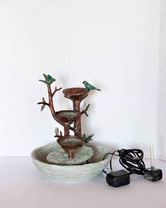 lot 13 image: Small Water Feature