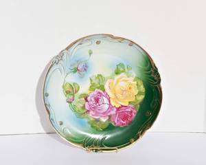 lot 20 image: Floral plate