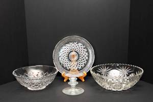 lot 40 image: Glass Serving Ware