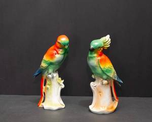 lot 44 image: Parrot Figurines