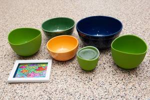 lot 180 image: Ceramic and Silocone Bowls