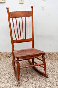 lot 183 image: Antique Rocking Chair