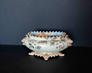 lot 78 image: Antique Hand Painted and Gild Centerpiece