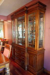 lot 53 image: Lexington Nautica Collection Cherry China Cabinet