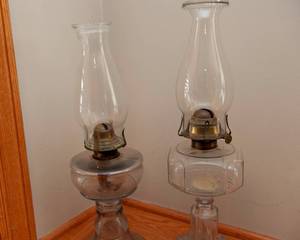 lot 82 image: Two Vintage Glass Oil Lanterns