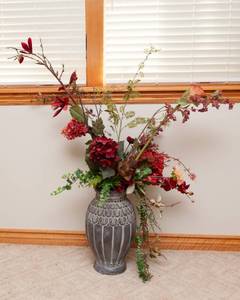 lot 110 image: Large Floral Arrangment