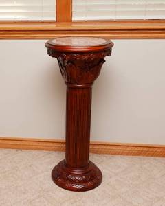 lot 103 image: Imperial Marble Inlaid Column