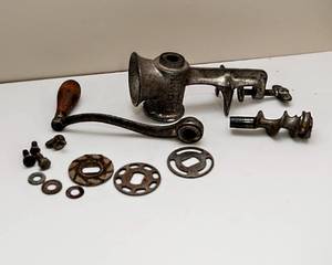 lot 139 image: Vintage Meat Grinder Cast Iron