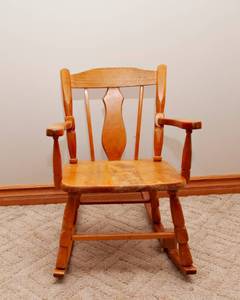 lot 156 image: Vintage Wooden Childrens Rocking Chair with Music Box