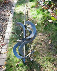 lot 210 image: Large Spinning Lawn Ornament