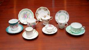 lot 64 image: Teacups and Saucers #2