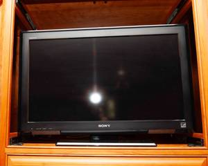 lot 34 image: Sony TV
