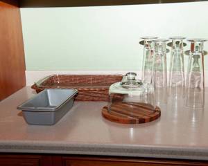 lot 168 image: Serving Items