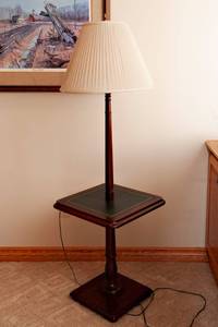 lot 122 image: Side Table Floor Lamp