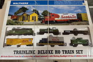 lot 101 image: Walthers Trainline Deluxe Limited Edition HO Train Set