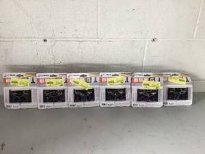 lot 429 image: LOT OF 6 Duck Brand EasyMounts Heavy-Duty Tool Holder, 15lb