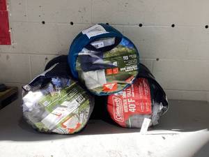 lot 467 image: LOT OF 3 Sleeping Bags