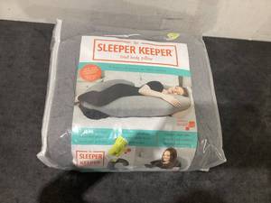 lot 527 image: Leachco Sleeper Keeper Total Body Pregnancy Pillow, Jersey Gray