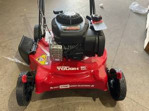lot 309 image: Hyper Tough 20 125cc Gas Push Mower with Briggs & Stratton Engine