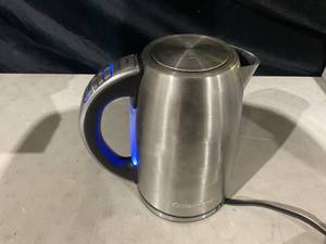 lot 321 image: Cuisinart PerfecTemp Cordless Programmable Kettle