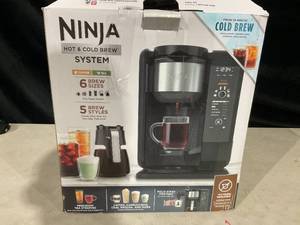 lot 323 image: Ninja Hot & Cold Brewed System CP301