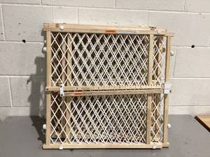 lot 473 image: Adjustable Wooden Gates