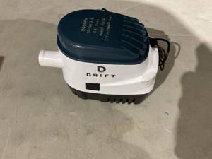 lot 370 image: DRIFT 800 GPH Submergible Automatic Boat Bilge Pump with Float Switch, 12V