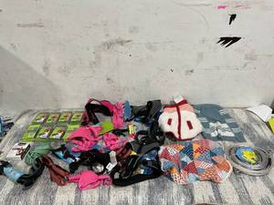 lot 179 image: LOT OF Pet Accessories