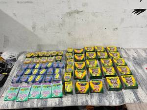lot 193 image: LOT OF Art Supplies