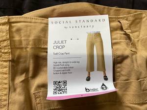 lot 392 image: LOT OF 3 Social Standard Womens High Rise Straight to Wide Leg Twill Juliet Crop Pants, Size 6