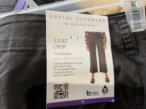 lot 393 image: LOT OF 3 Social Standard Womens High Rise Straight to Wide Leg Twill Juliet Crop Pants