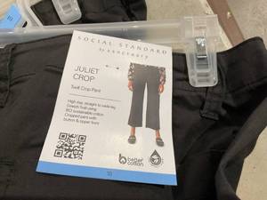 lot 398 image: LOT OF 4 Womens Apparel