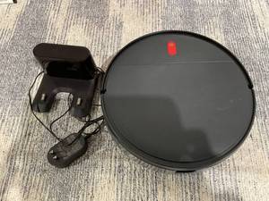 lot 74 image: Bobsweep Robot Vacuum and Mop