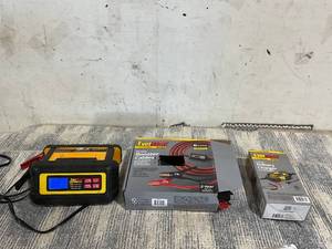 lot 711 image: LOT OF EverStart Maxx Accessories
