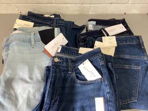 lot 674 image: LOT OF 5 Womens Jeans Size 10