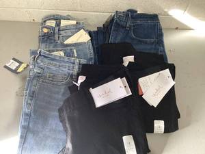 lot 680 image: LOT OF 5 Womens Jeans Size 2
