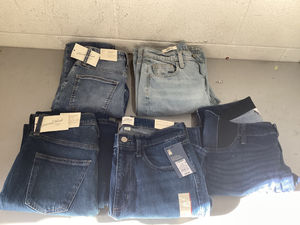 lot 684 image: LOT OF 5 Womens Jeans Size 4