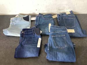 lot 632 image: LOT OF 5 Womens Jeans Size 12