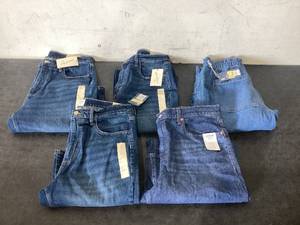 lot 633 image: LOT OF 5 Womens Jeans Size 12