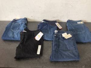 lot 637 image: LOT OF 5 Womens Jeans Size 14